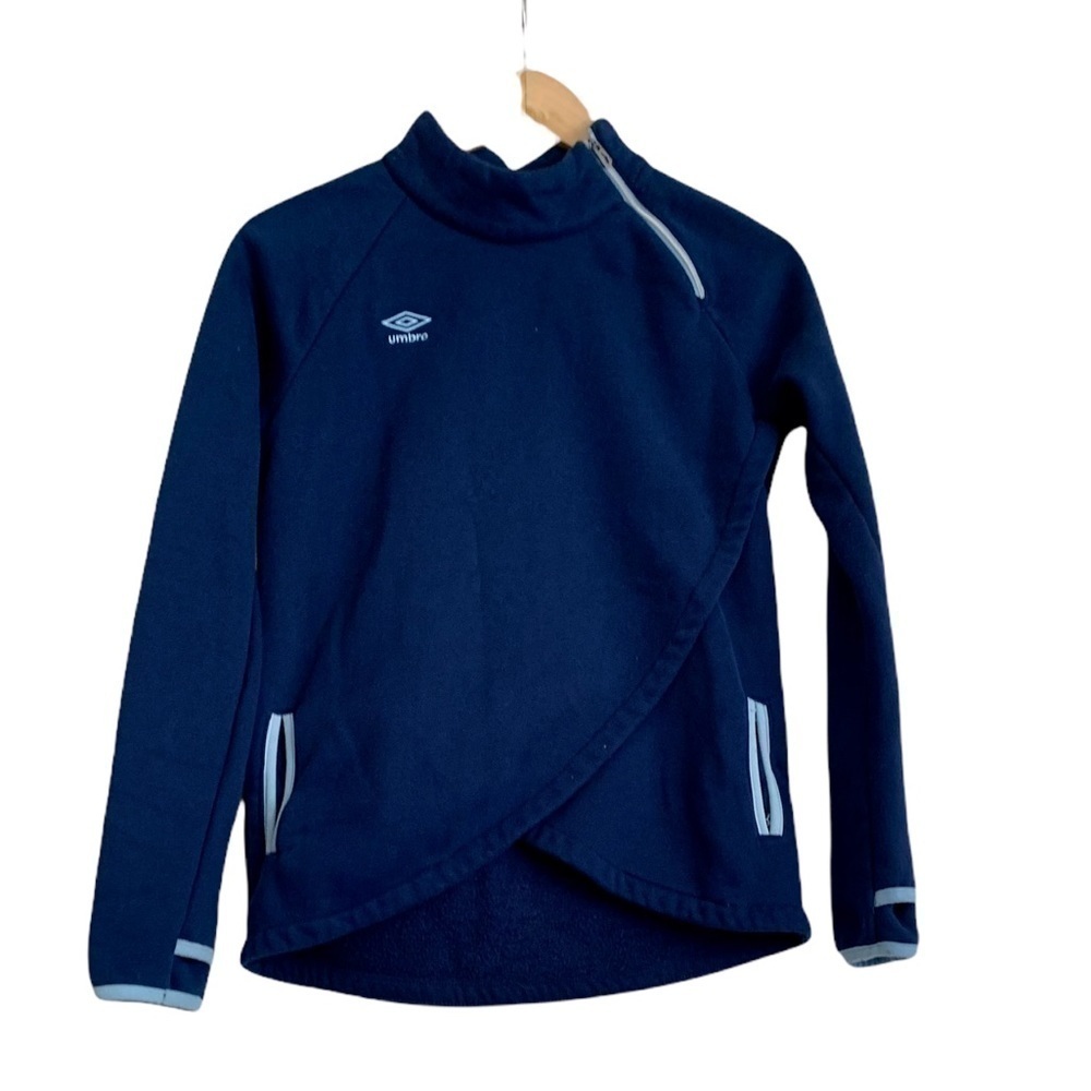 Umbro classy and chic navy blue sweatwe